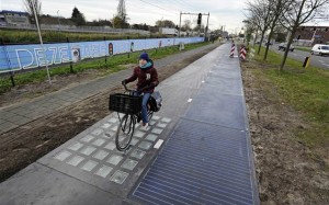 14.11.2014_Στην Ολλανδία ο πρώτος ποδηλατόδρομος ηλιακής ενέργειας