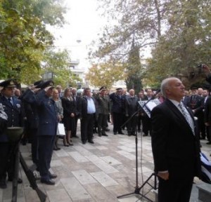 4.11.2014_Τους πεσόντες αεροπόρους Δριστίλα και  Παπαϊωάννου τίμησαν οι Θηβαίοι