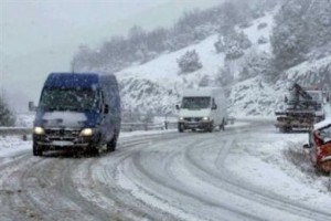 30.12.2014_Σε λευκό κλοιό η Πελοπόννησος - Που απαιτούνται αλυσίδες