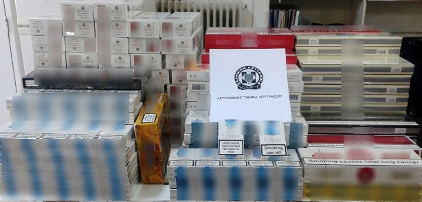 6.4.2015_Συνελήφθησαν στο Λουτράκι Κορινθίας για κατοχή 1300 πακέτων λαθραίων τσιγάρων