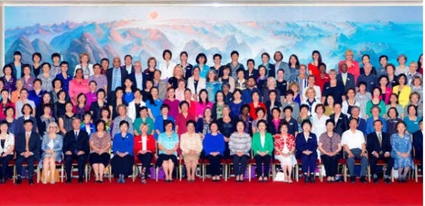Αναμνηστική φωτογραφία του Έκτου Παγκόσμιου Φόρουμ Γυναικών Πρυτάνεων ,  στο οποίο συμμετείχε η Πρύτανις ως επίσημη προσκεκλημένη.  