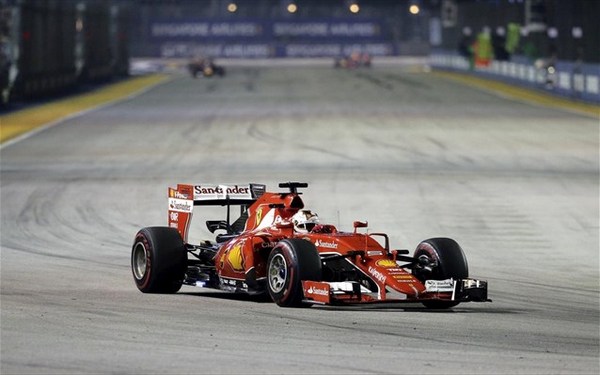 20.9.2015_Formula 1 Νικητής στη Σιγκαπούρη ο Φέτελ