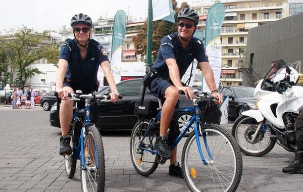 5.10.2015_Περιπολίες αστυνομικών με ποδήλατα σε Αθήνα και Θεσσαλονίκη