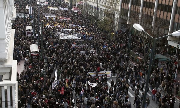 22.1.2016_Μεγαλειώδης η χθεσινή πορεία των επιστημονικών φορέων ενάντια στο ασφαλιστικό