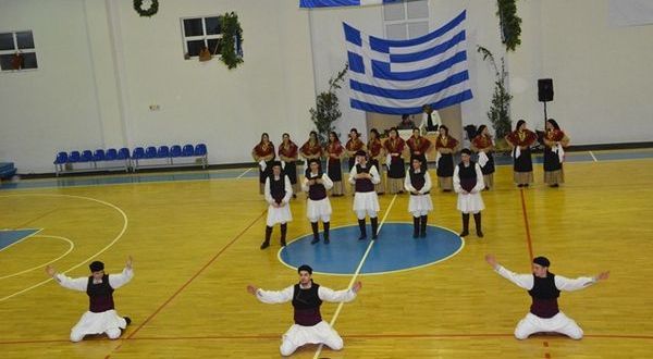 31.3.2016_Με επιτυχία η εορταστική εκδήλωση του Μουσικοχορευτικού Ομίλου Μολάων Οι Μύλοι_1