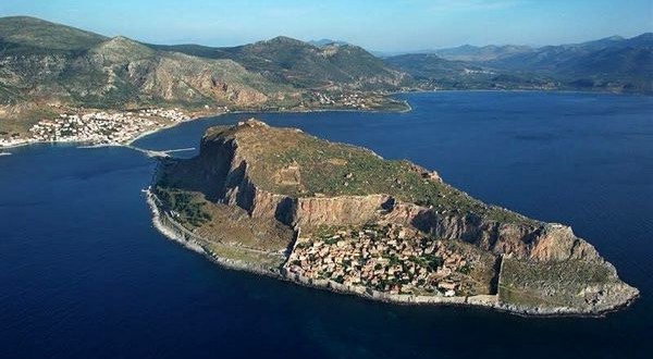 Ο Σύλλογος «Φίλων Μονεμβασίας» τοποθετείται για το αναβατόριο στο Κάστρο Μονεμβασίας