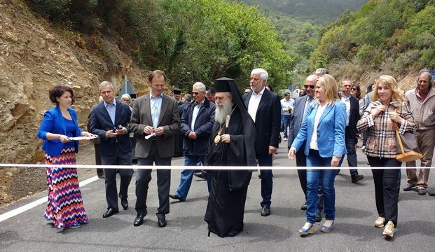 23.5.2016_Παραδόθηκε στην κυκλοφορία η νέα περιφερεακή οδός Σπηλαίου Καστανιάς