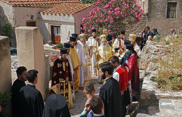 9.5.2016_Με βυζαντινή μεγαλοπρέπεια εορτάστηκε η Παναγία Χρυσαφίτισσα στη Μονεμβασία_11