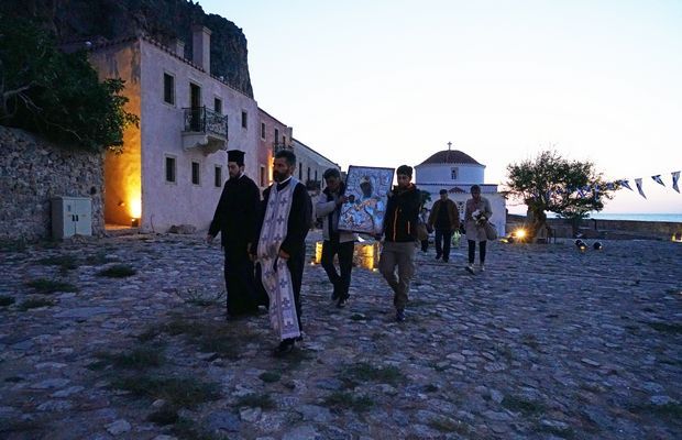 9.5.2016_Με βυζαντινή μεγαλοπρέπεια εορτάστηκε η Παναγία Χρυσαφίτισσα στη Μονεμβασία_6