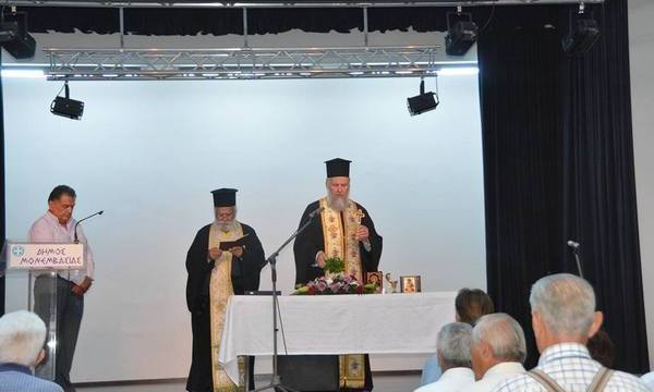 23.6.2016_Εγκαινιάστηκε η ανακαινισμένη αίθουσα θεάτρου στο Γυμνάσιο Μολάων_1