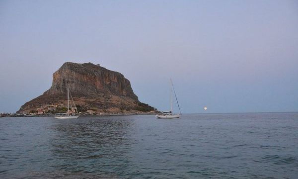 20.8.2016_Άγγιξε τις ψυχές όλων το αφιέρωμα στο Γιάννη Ρίτσο στη Μονεμβασιά