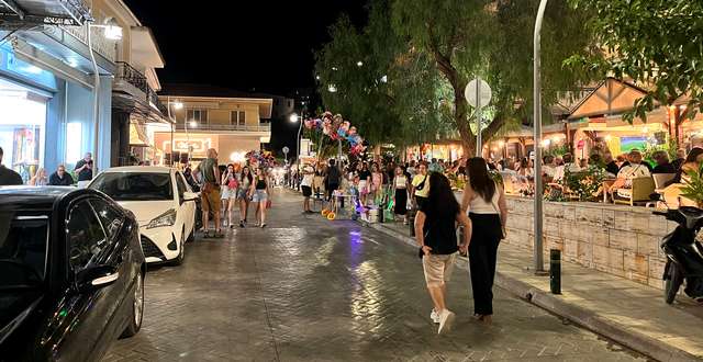 Η «Λευκή Νύχτα» ζωντάνεψε την πόλη των Μολάων